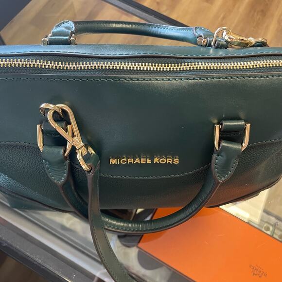 Michael Kors Maya Pebbled Leather Satchel Amazon Green - Picture 4 of 12